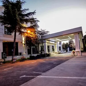 Univers 4* Elbasan